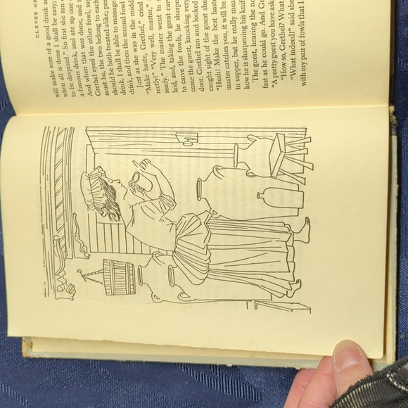 Grimm's Fairy Tales Illustrated Book - Picture 7 of 7